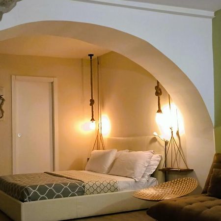 La 'Nziria Apartment เนเปิลส์ ภายนอก รูปภาพ