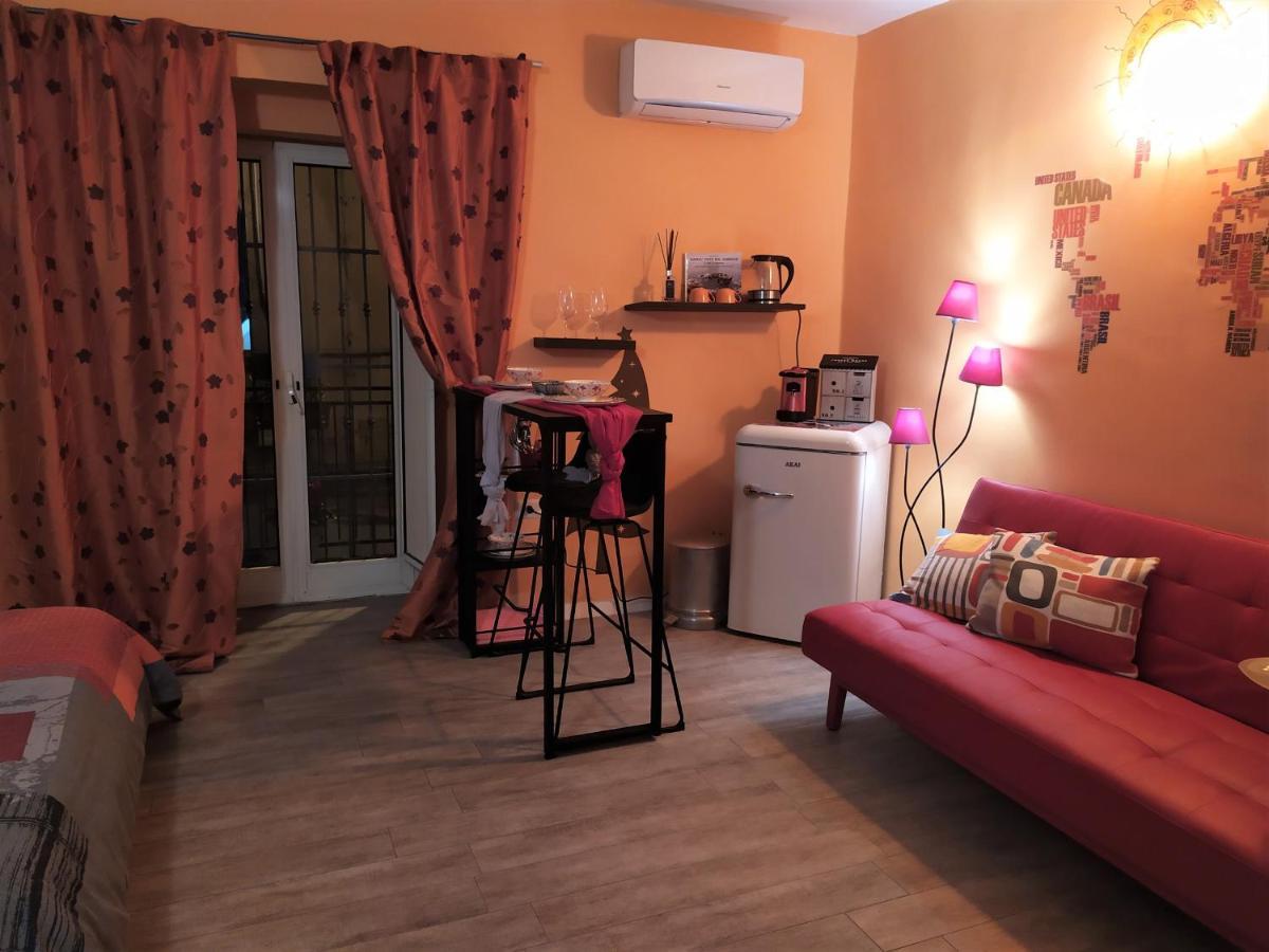La 'Nziria Apartment เนเปิลส์ ภายนอก รูปภาพ
